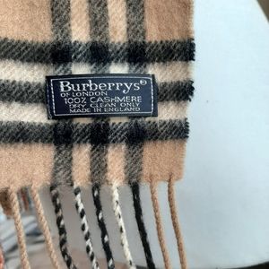 Burberry's scarf